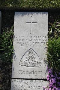 Boulogne Eastern Cemetery - Allcock, Albert Edward