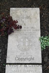 Boulogne Eastern Cemetery - Allen, Benjamin Ernest