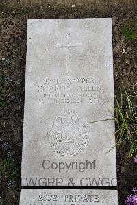 Boulogne Eastern Cemetery - Allen, Charles