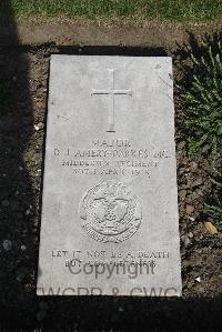 Boulogne Eastern Cemetery - Amery-Parkes, Douglas John