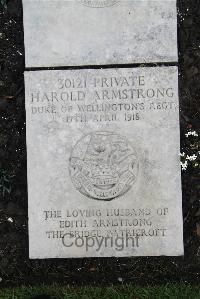 Boulogne Eastern Cemetery - Armstrong, Harold