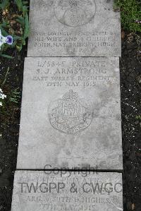 Boulogne Eastern Cemetery - Armstrong, S J