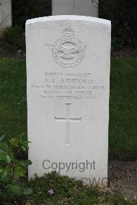 Boulogne Eastern Cemetery - Ashford, Alan Richard