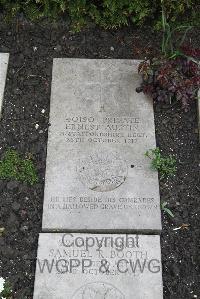 Boulogne Eastern Cemetery - Austin, Ernest