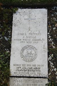 Boulogne Eastern Cemetery - Baggs, J