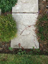 Boulogne Eastern Cemetery - Baker, A E