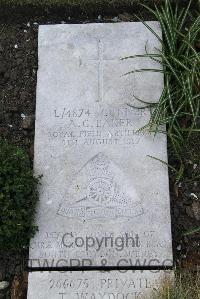 Boulogne Eastern Cemetery - Baker, Arthur George