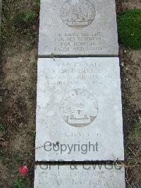 Boulogne Eastern Cemetery - Barclay, Charles William