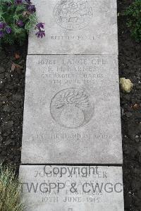 Boulogne Eastern Cemetery - Barnes, Frank Henry