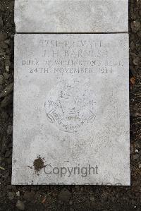 Boulogne Eastern Cemetery - Barnes, J H