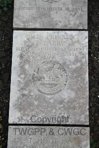 Boulogne Eastern Cemetery - Barry, E