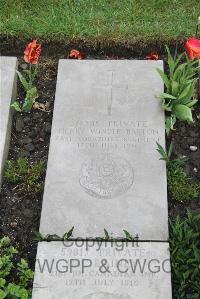 Boulogne Eastern Cemetery - Barton, Henry Windle