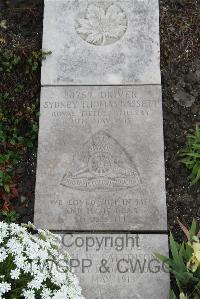 Boulogne Eastern Cemetery - Bassett, Sydney Thomas