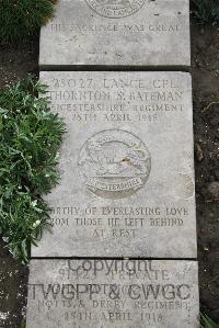 Boulogne Eastern Cemetery - Bateman, Thornton Simpson