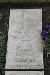 Boulogne Eastern Cemetery - Beard, Joseph