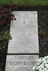 Boulogne Eastern Cemetery - Beard, James Herbert