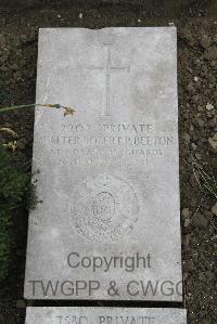 Boulogne Eastern Cemetery - Beeton, Walter Robert Patrick