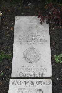 Boulogne Eastern Cemetery - Bennell, Harry