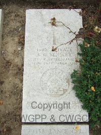 Boulogne Eastern Cemetery - Bensley, Roland Gordon