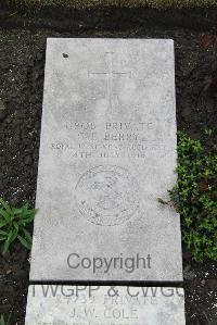 Boulogne Eastern Cemetery - Berry, G E