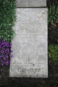 Boulogne Eastern Cemetery - Beyfus, Harold Emanuel