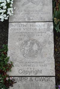 Boulogne Eastern Cemetery - Bilton, John Victor