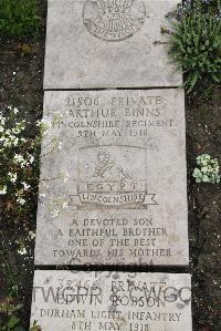 Boulogne Eastern Cemetery - Binns, Arthur