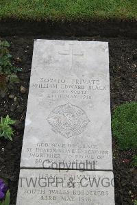 Boulogne Eastern Cemetery - Black, William Edward