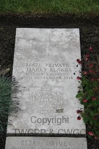 Boulogne Eastern Cemetery - Blake, Harry