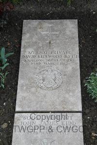 Boulogne Eastern Cemetery - Blyth, David Kirkwood