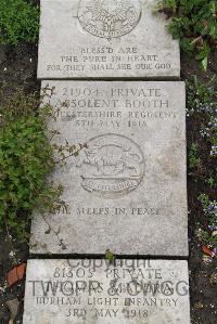 Boulogne Eastern Cemetery - Booth, Absolent