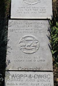 Boulogne Eastern Cemetery - Box, Shirley