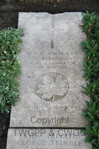 Boulogne Eastern Cemetery - Boyce, Evelyn Llewelyn