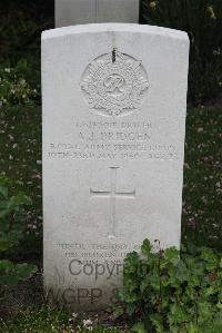 Boulogne Eastern Cemetery - Bridgen, Alfred John