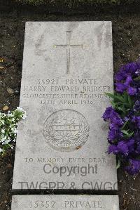 Boulogne Eastern Cemetery - Bridger, Harry Edward