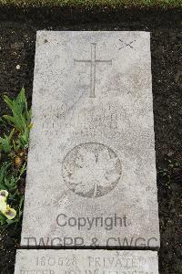 Boulogne Eastern Cemetery - Brinkhurst, John