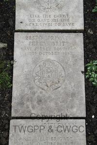 Boulogne Eastern Cemetery - Britt, Percy