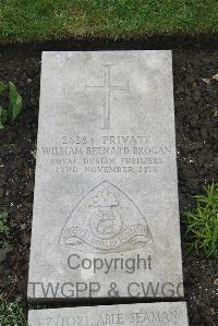 Boulogne Eastern Cemetery - Brogan, William Bernard