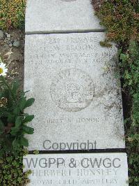 Boulogne Eastern Cemetery - Brooks, Cyril William