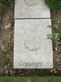 Boulogne Eastern Cemetery - Brown, A R