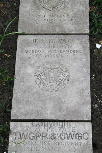 Boulogne Eastern Cemetery - Brown, A P