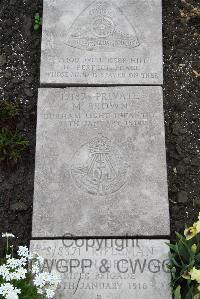 Boulogne Eastern Cemetery - Brown, M