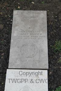 Boulogne Eastern Cemetery - Brown, Robert Peter