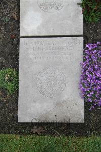 Boulogne Eastern Cemetery - Browne, H J H