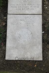 Boulogne Eastern Cemetery - Buckley, G