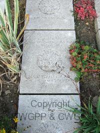 Boulogne Eastern Cemetery - Bunyan, Irwin