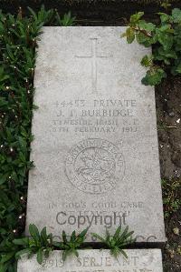 Boulogne Eastern Cemetery - Burbidge, J T