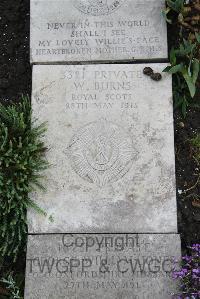 Boulogne Eastern Cemetery - Burns, W