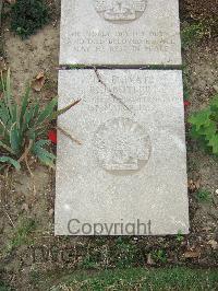 Boulogne Eastern Cemetery - Butler, Reginald John