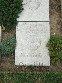 Boulogne Eastern Cemetery - Byrne, Frank